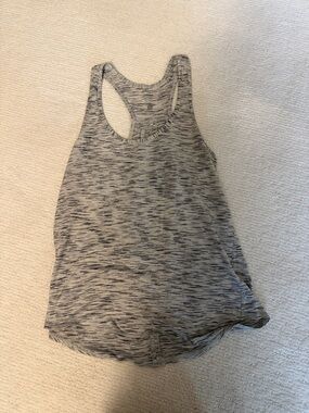 Lululemon size 8 Lightweight Gray Space-Dyed Racerback Tank Top
